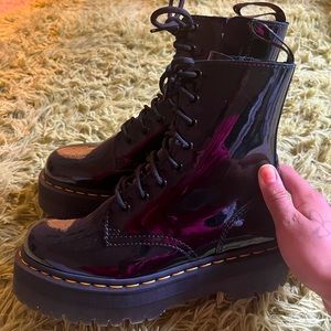 •JADON PATENT LEATHER PLATFORM DR MARTENS•